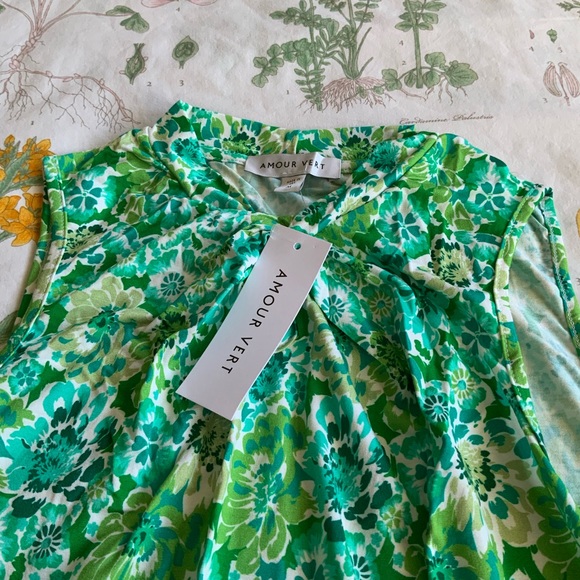 Amour Vert - Green sleveless top - NWT - M - Picture 8 of 8